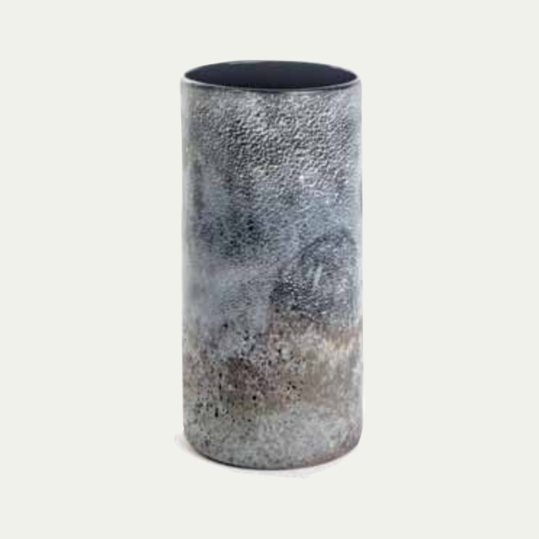 Rock effect vase